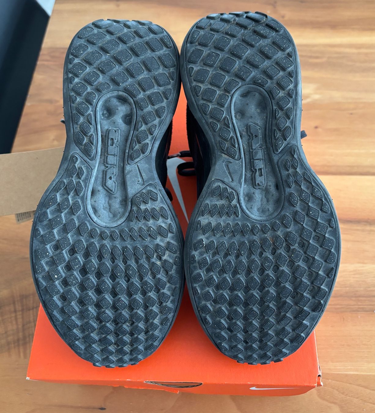 Nike Scarpe da uomo: Gr. 36 NIKE AIR WINFLO 11 BLACK/ANTHRACITE – Usato da Schinznach Dorf venduto da Soomone 7