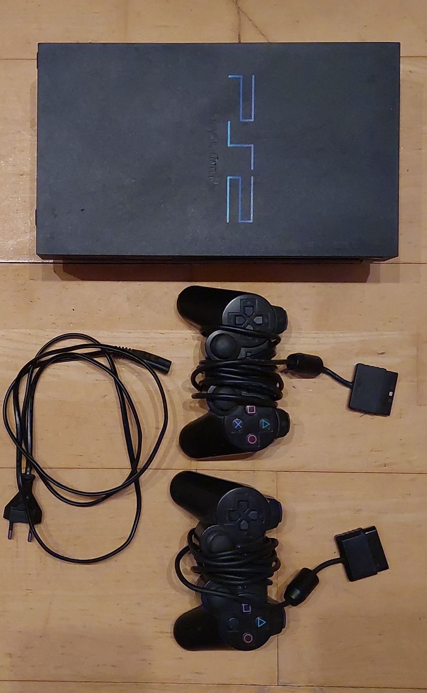 Sony Console: PlayStation 2 Konsole mit 2 Controllern gebraucht – Usato da Buchs AG venduto da Gian_1902