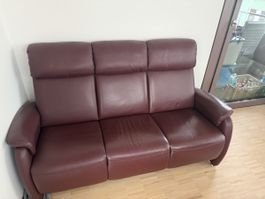 3-Sitzer Ledersofa in Bordeaux – bequem & gepflegt