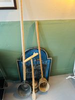 Antique Wäscherei Utensilien und Vintage Tafel