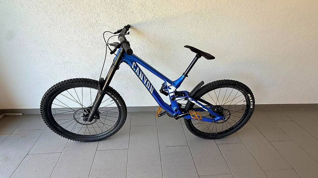 Canyon Biciclette: Canyon DH-freeride bike – Usato da Arzier venduto da dan_k82y