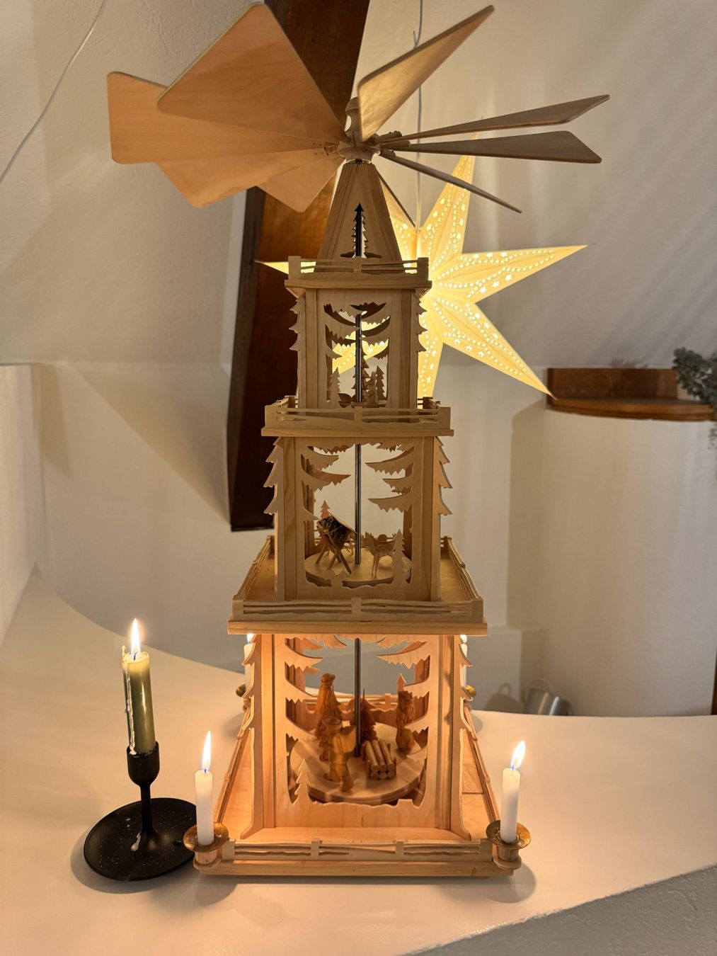 Tutte le decorazioni: Weihnachtspyramide, 70 cm hoch. Christmas Pyramid – Usato da Basel venduto da lei_pxy7