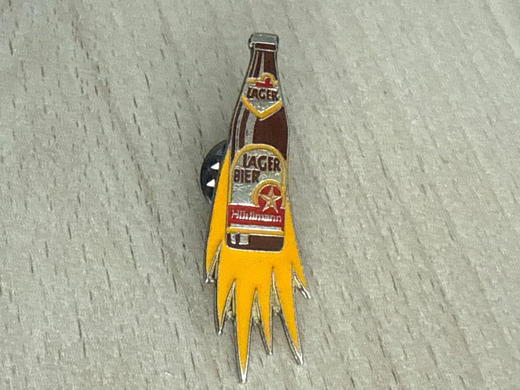 Plaquettes & Badges: Pin Hürlimann Lager Bier – D'occasion à Glattbrugg par Schweigmatt