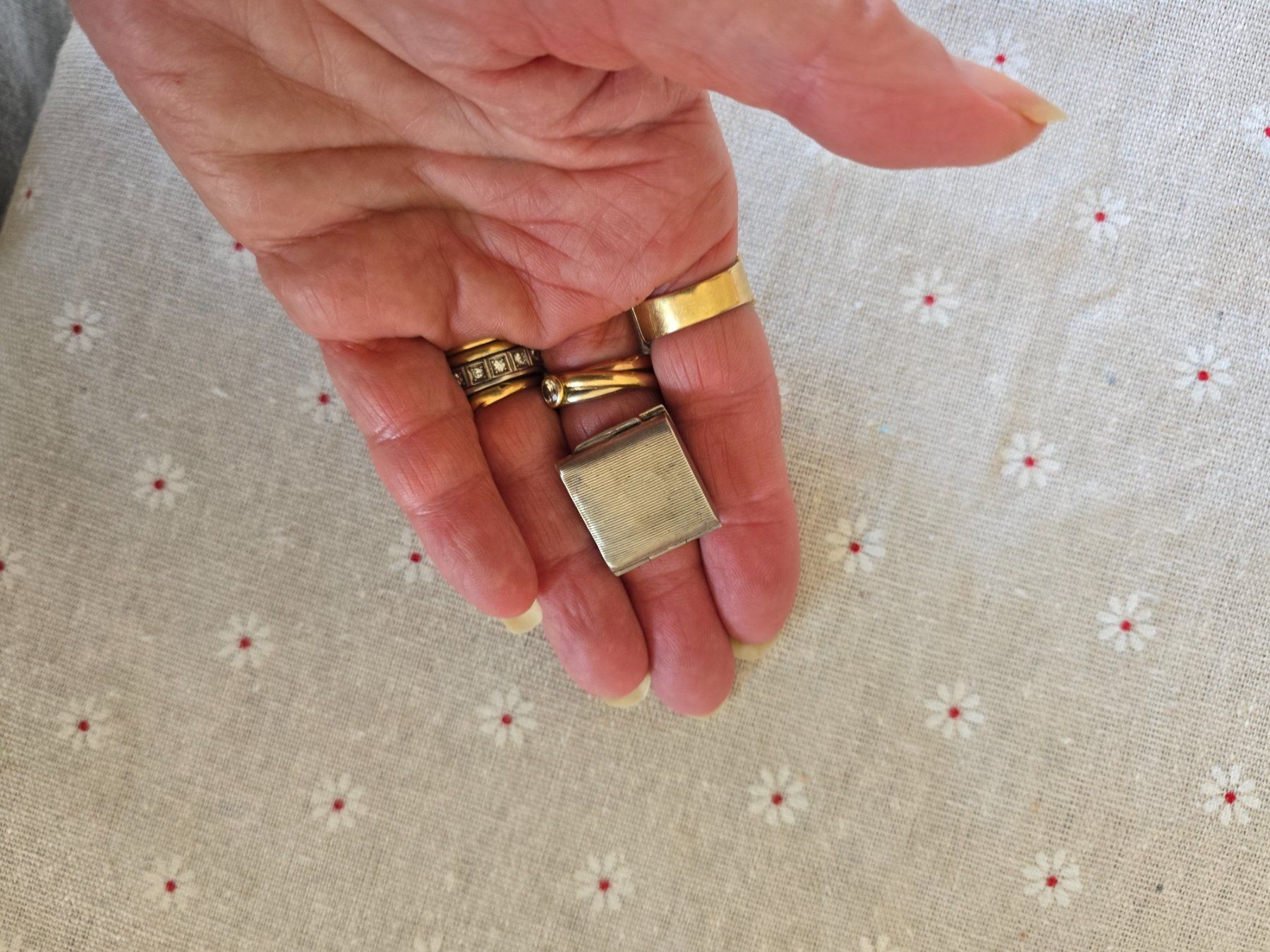Altro in Cosmetici & Cura: Pillendose Antik in 800er Silber – Usato da Bottmingen venduto da sandy_2