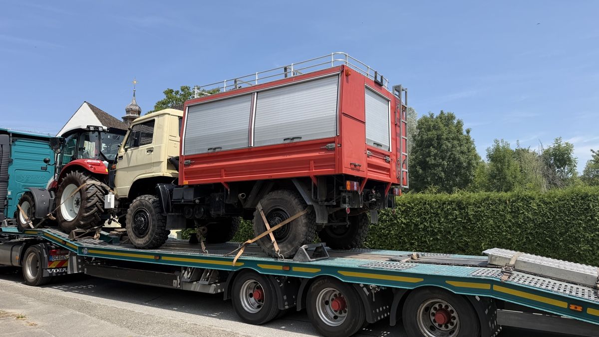 Nutzfahrzeuge: Rotes Kreuz Aufbau – Gebraucht aus Zollikerberg von Tscheitii