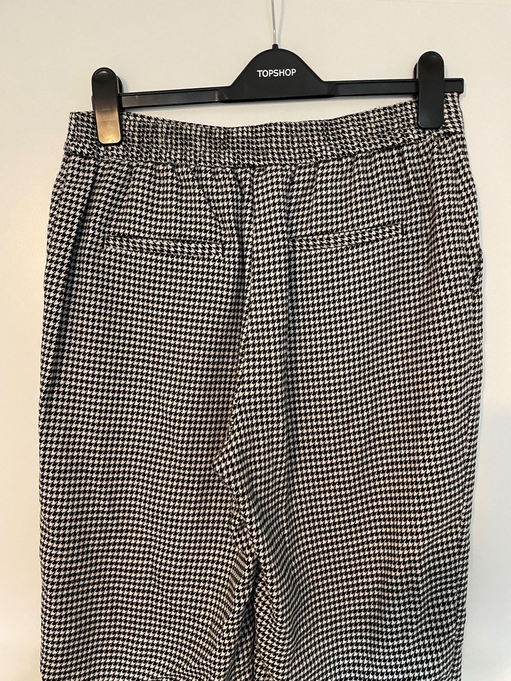 Zara Pantaloni: Tailored trousers – Usato da Roche VD venduto da closetcleanse 4