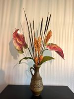 Antike Vase mit hochwertigen Kunstblumen – 90cm