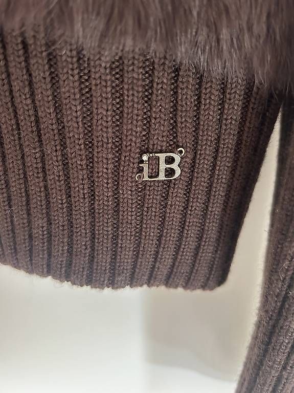 Giacche: Strickjacke kaum getragen – Usato da Brüttisellen venduto da Sonjaelegiu 1