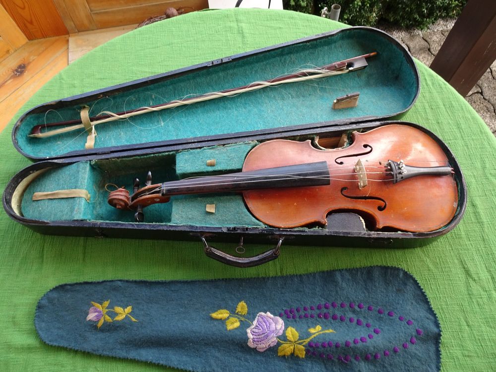 Alte Geige mit Geigenkasten (Gebraucht) in St.Gallen für CHF 120 – nur ...