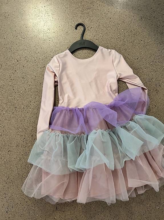 H&M Vestiti & Gonne: Tanzkleider NEU, Gr.122/128 – Usato da Zürich venduto da chi_hm68 2