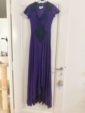 Evening silk dress in purple by Maison Mayle