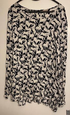 Damenbluse in S/W Ivory Black 100 % Viskose Knopfleiste