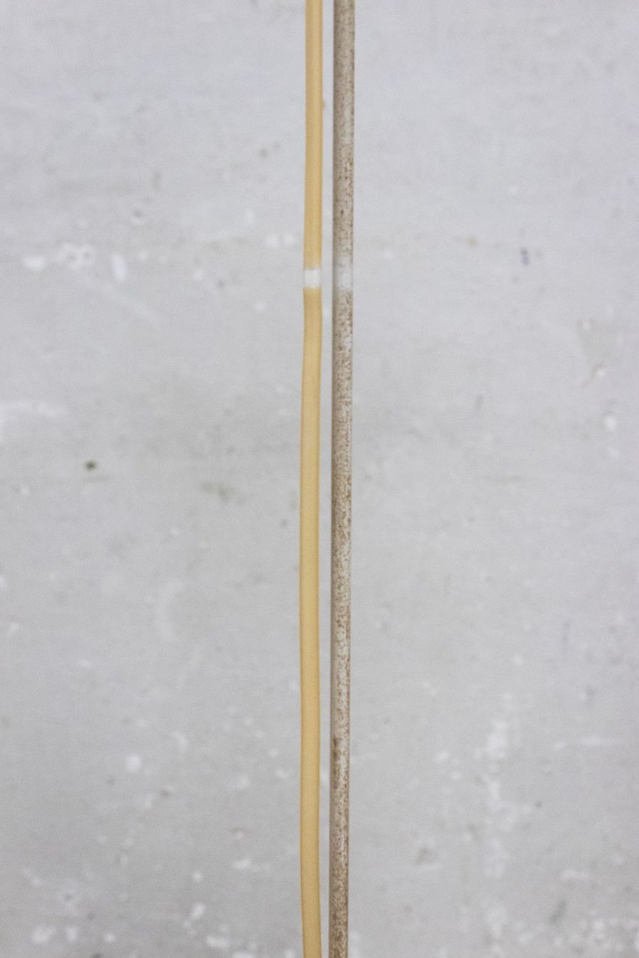 Ikea Lampade: Ikea Stehlampe mit Gitterlampenschirm / weiss – Usato da Zürich venduto da ZuercherBrockenhaus 5