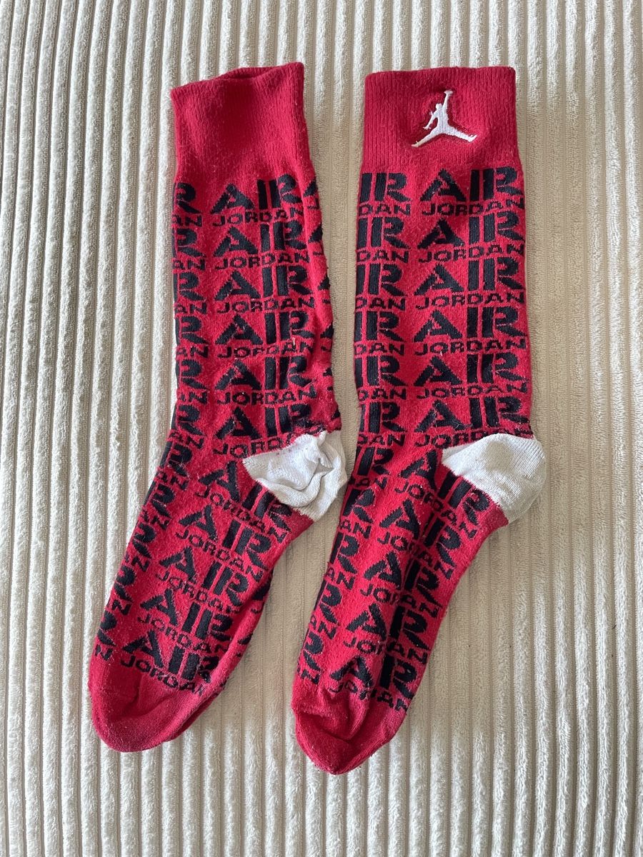 Jordan Socken: Chaussettes Jordan rouges - taille unique – Neu (gemäss Beschreibung) aus Sion von lbo_jpy8