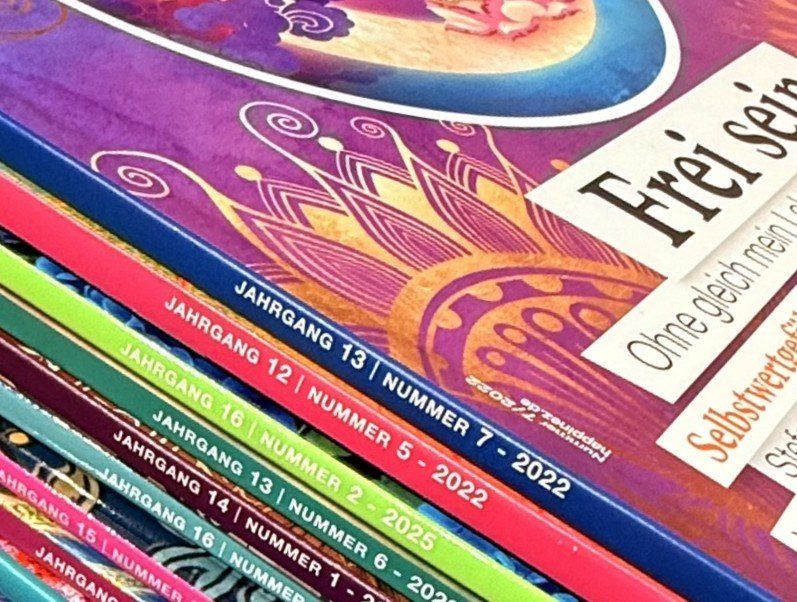 Riviste & Magazine: 10 x Happinez Journale 22 - 25 – Usato da Lommis venduto da manmarmi 5