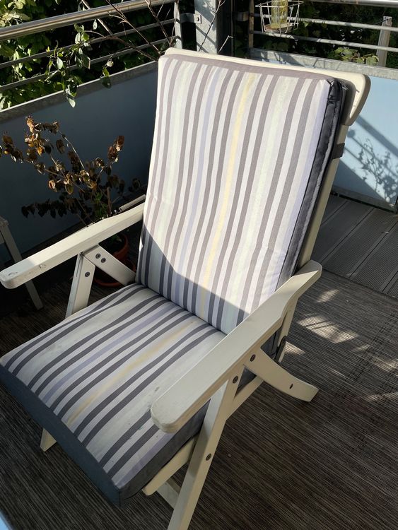 2 weisse Gartenstühle aus Holz mit Polster Kaufen auf Ricardo