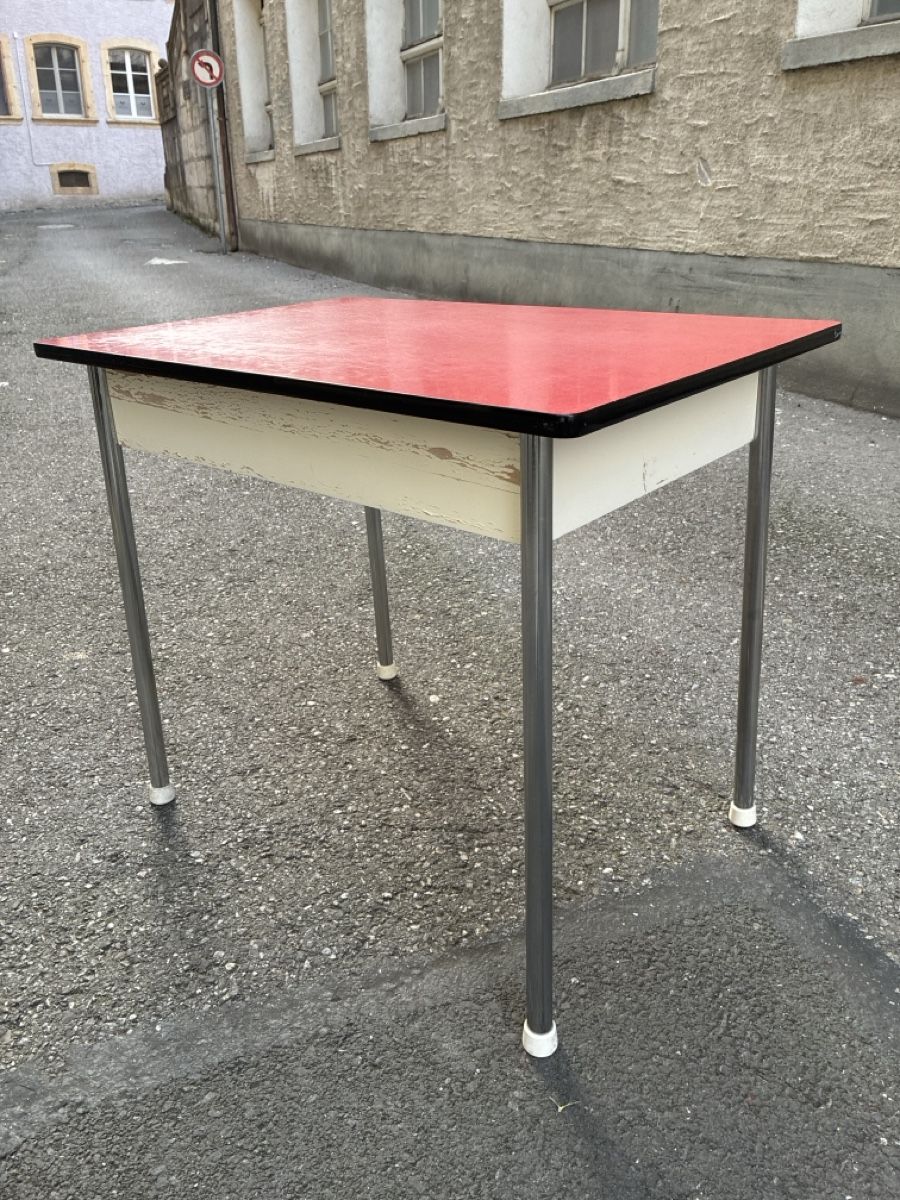 Cucine complete: Petite table Formica année 70 – Usato da La Neuveville venduto da Canelle4 2