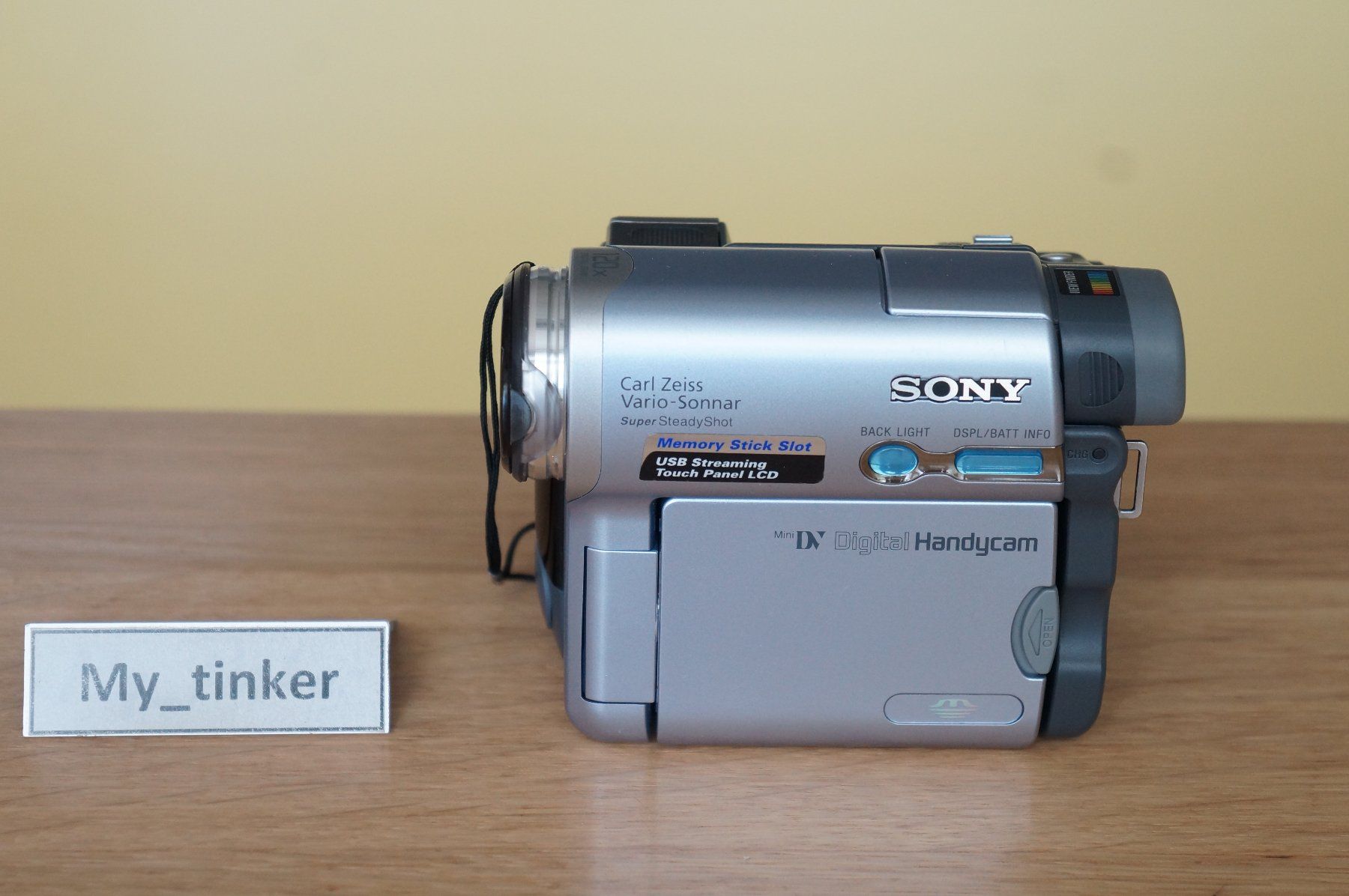 Sony Camcorder: SONY TRV22E ... MiniDV Kassetten Kamera ... – Gebraucht aus St.Gallen von  2