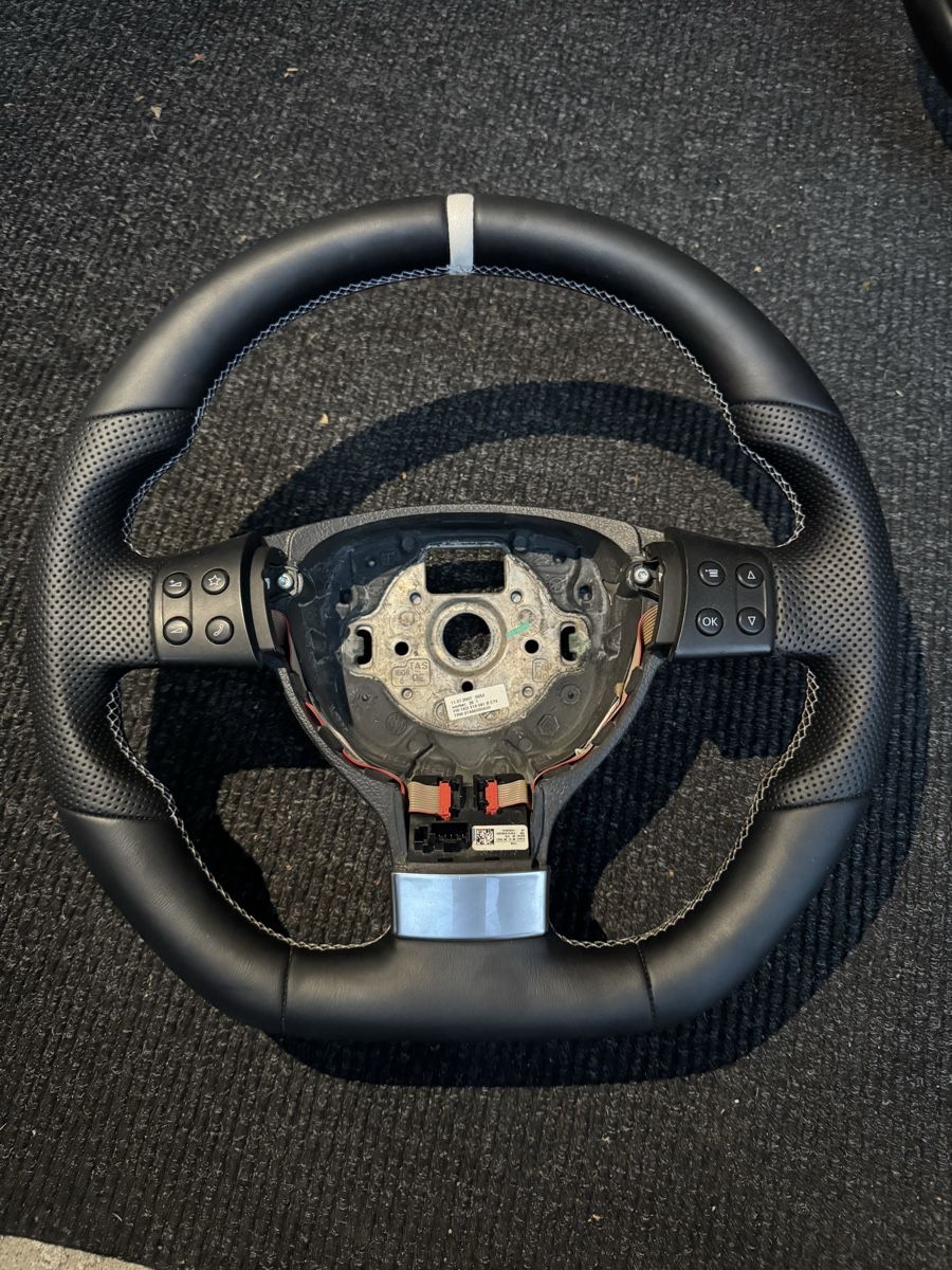 VW Toutes les pièces auto: Golf 5 Lenkrad Individual – D'occasion à Volketswil par TopDealszh