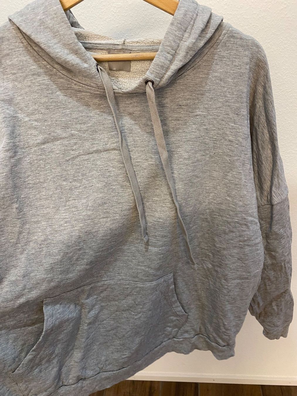 Asos Maglioni & Felpe: Asos Pullover mit Kapuze aus Baumwolle grau Gr. 48 – Usato da Pratteln venduto da a23_j2gs 3