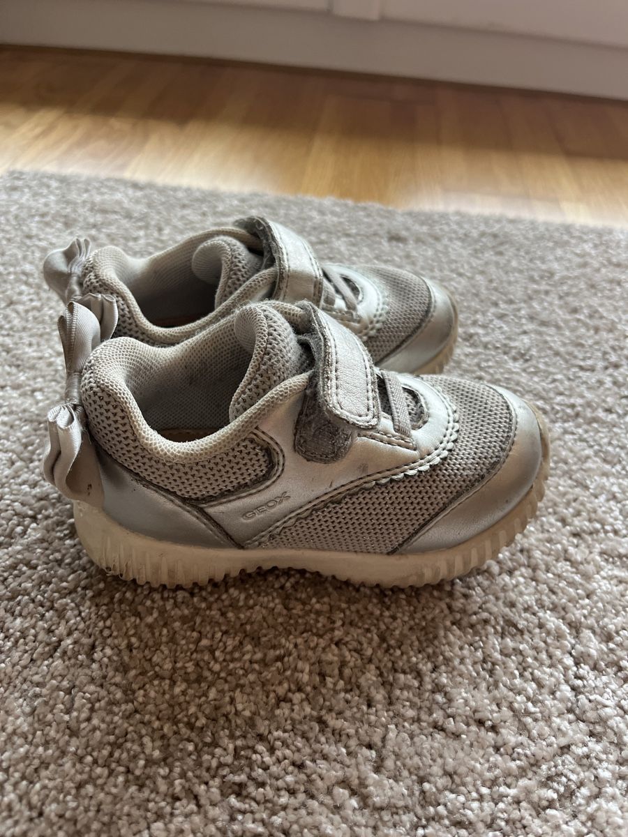 Geox Scarpe per ragazze: Geox sneakers size 23 – Usato da Langnau am Albis venduto da adi_jqs8 2