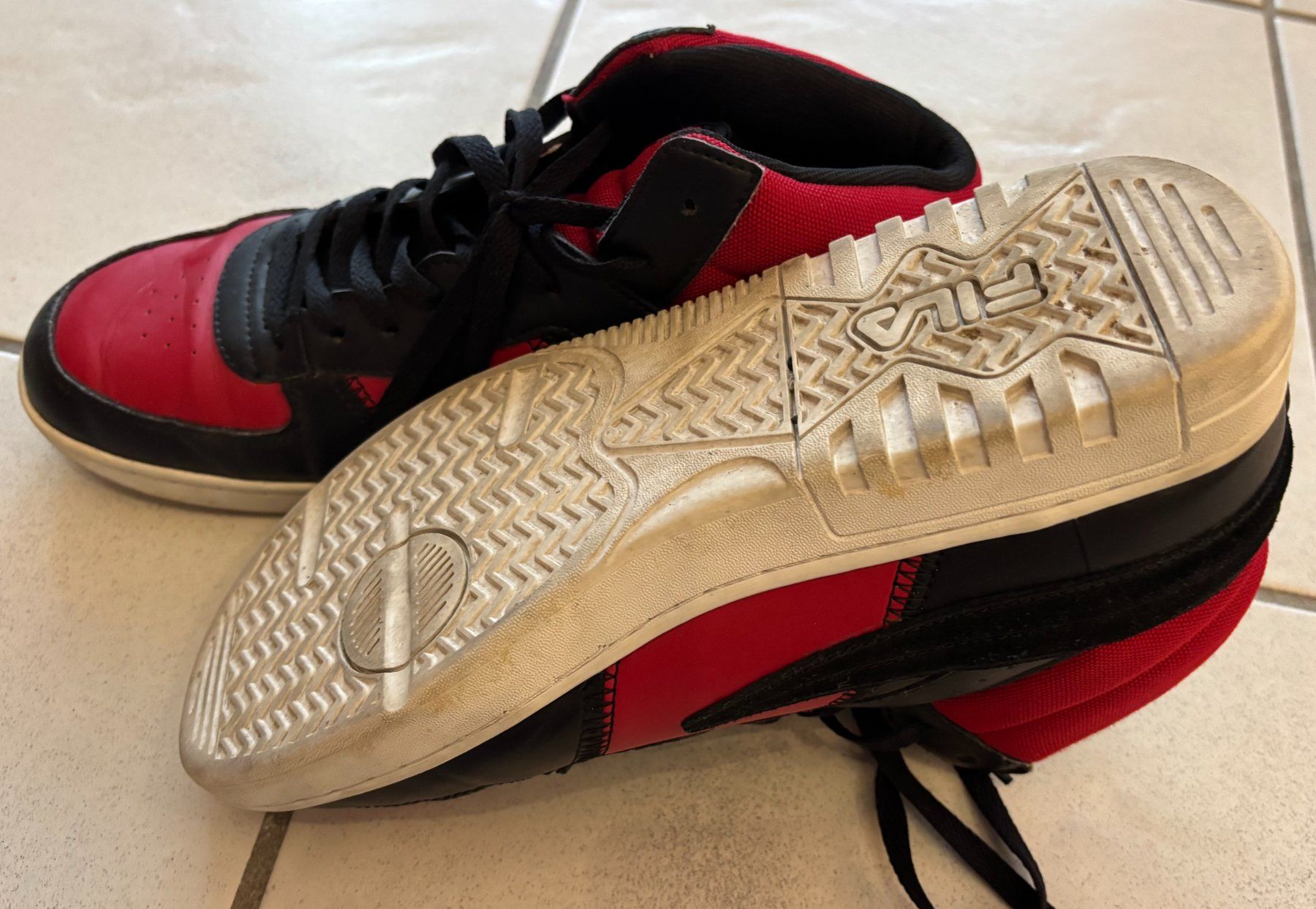 Fila Herrenschuhe: Gut erhaltene Schuhe, Gr. 42 – Gebraucht aus Buochs von coffee75 1