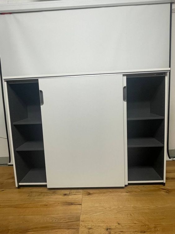 Cassettiere: Weisses Sideboard mit Schiebetüren KL 1169 – Usato da Niederönz venduto da Brocki-schatzkiste 2