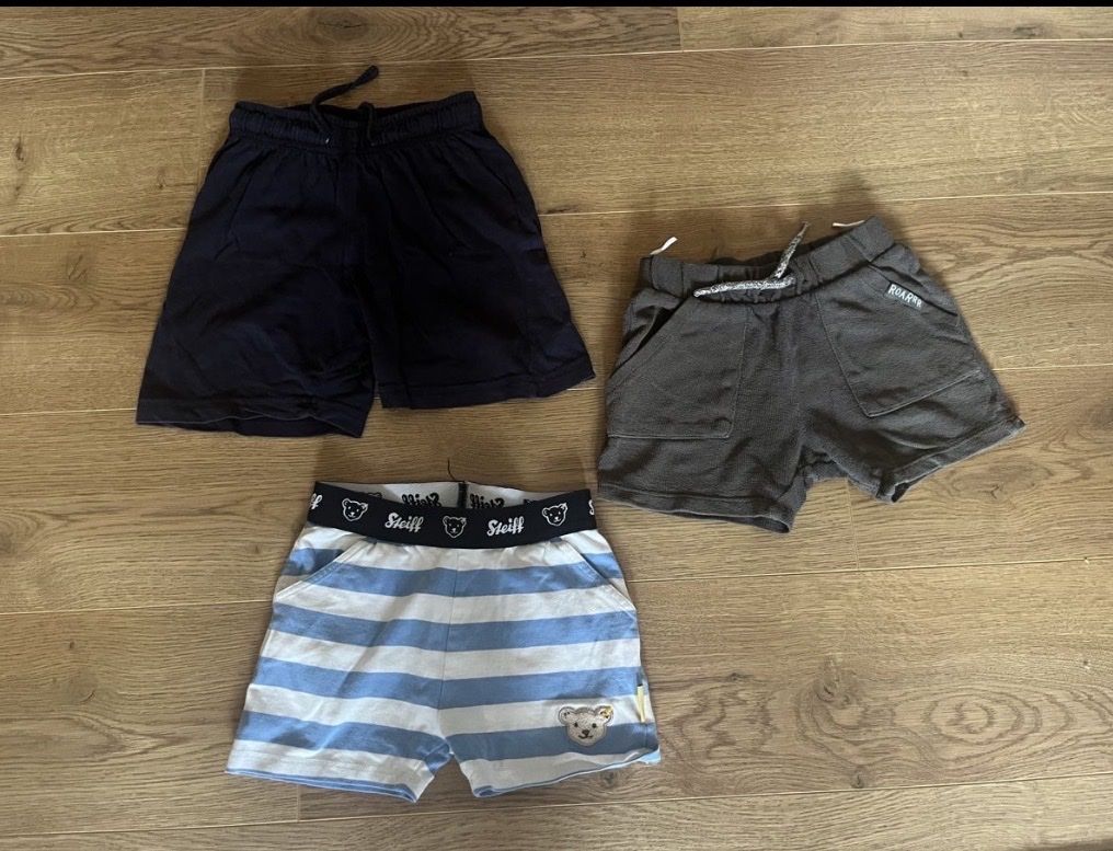 Lotti & Set di vestiti: Kinderkleiderpaket gr. 92 – Usato da St. Peterzell venduto da martina333 1