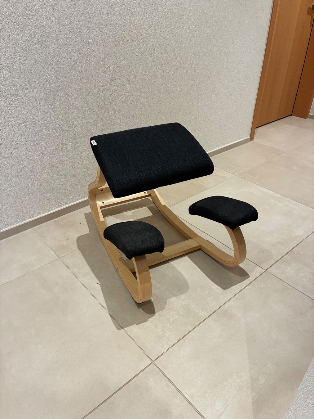 Sedie: Ergonimischer Kniestuhl – Usato da Zürich venduto da Pluviie 3