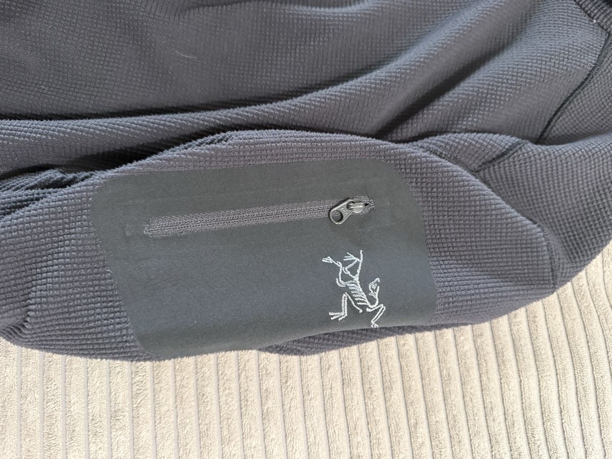 Arcteryx Giacche: Arc'teryx Fleece Jacke Grau – Usato da Au ZH venduto da flo_b2cl 1