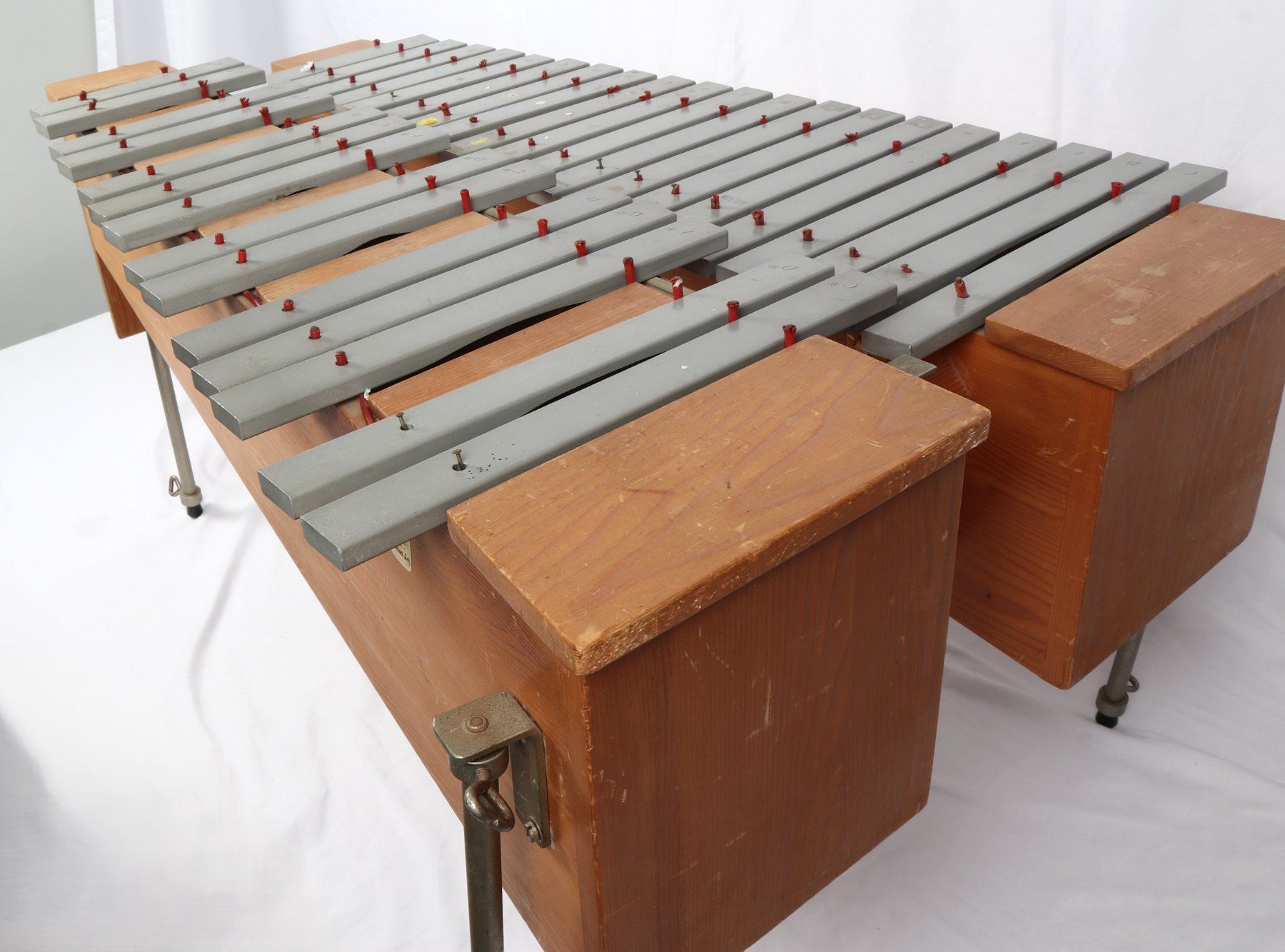 Musikinstrumente: STUDIO 49 Chromatisches Metallophon – Gebraucht aus Steinen von Restwert_Steinen 2