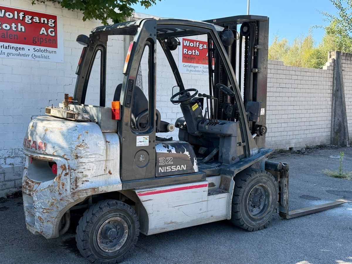 Nissan Chariots à fourches & chariots élévateur: Diesel stapler Nissan  – D'occasion à lyssach par brax2019 2