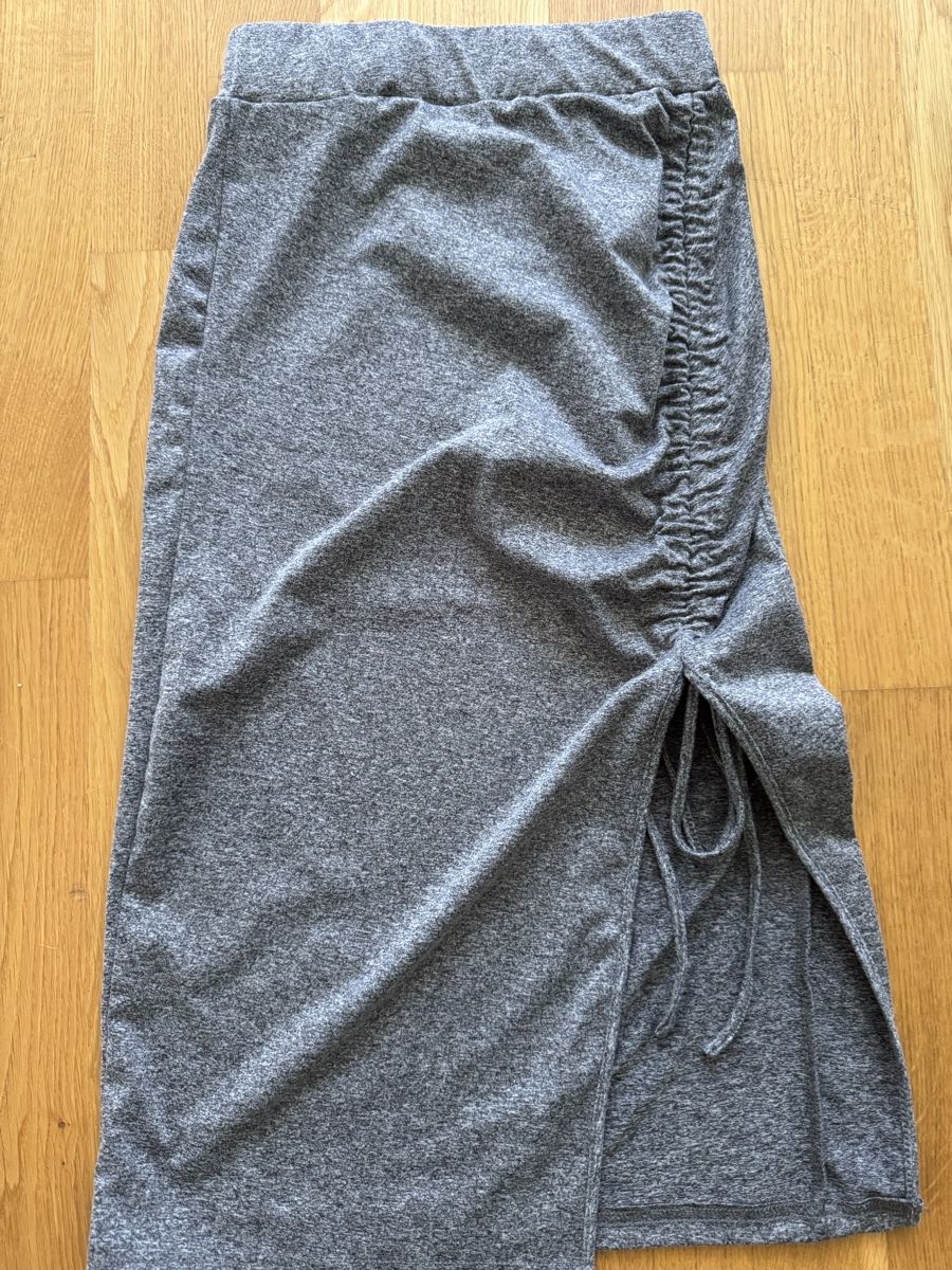 Shein Gonne: Shein Rock grau mit Schlitz – Usato da Beringen venduto da ste_bh8w