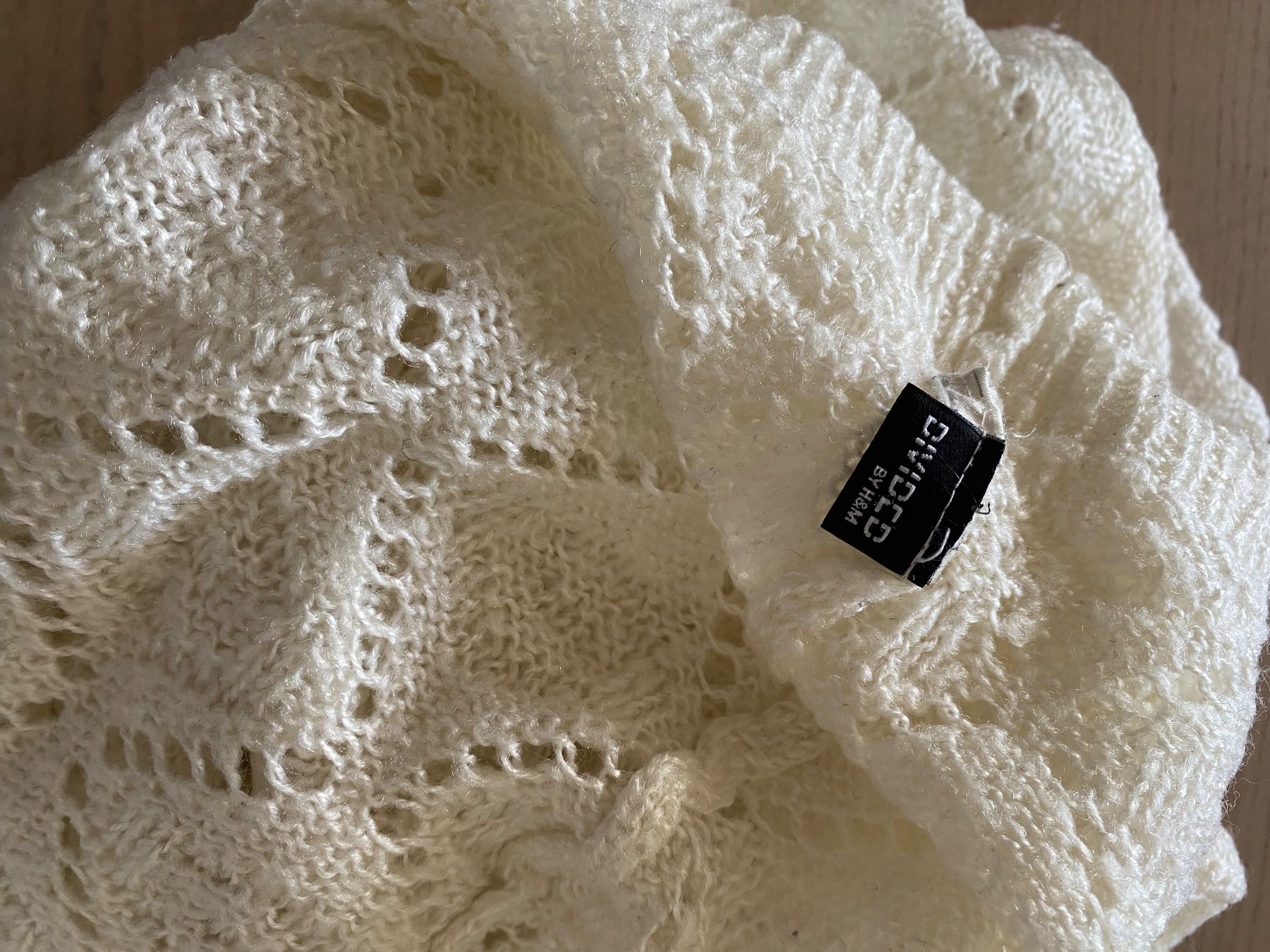 H&M Foulard & Sciarpe: Röhren Schal – Usato da Schlieren venduto da vivid_wrld 2