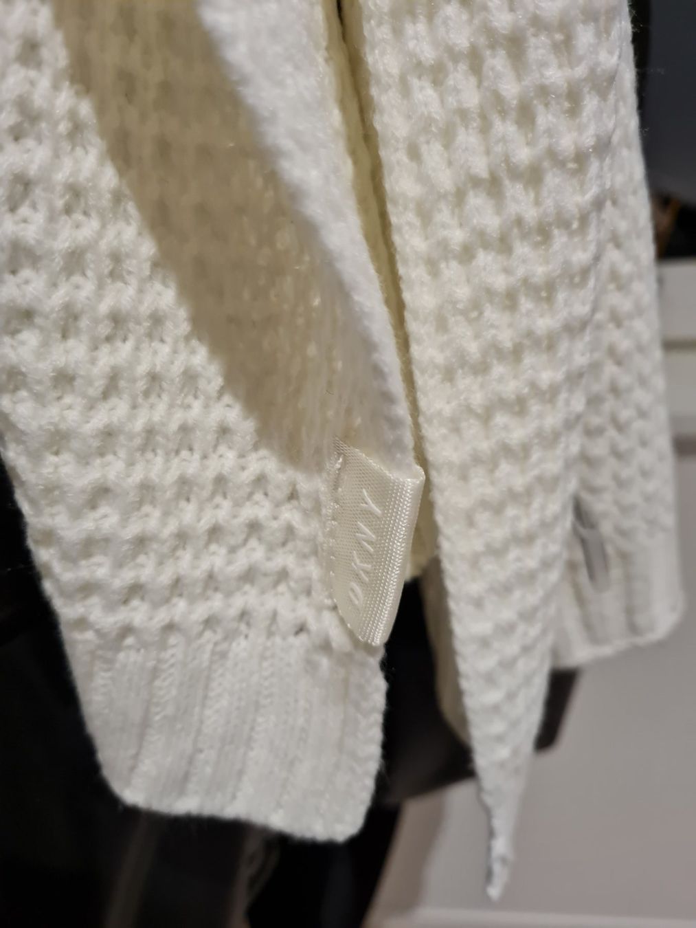 Guanti & manicotti: Mütze, Schal  & Handschuhe DKNY – Nuovo e nell'imballaggio originale da Schaffhausen venduto da Catboot01 7