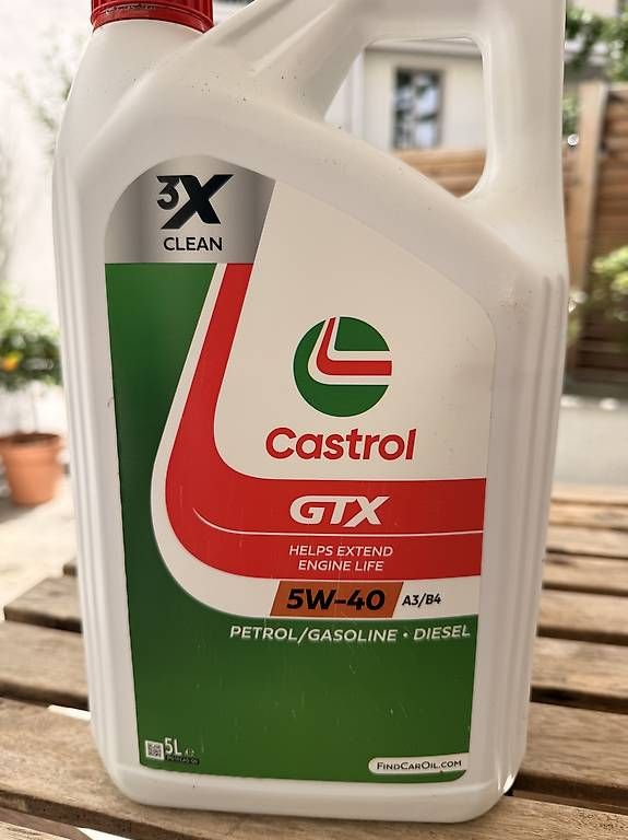 Öl und Additive: Castrol GTX 5W-40 – Neu und originalverpackt aus Ennetbaden von gre_2txh