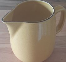 Vintage 2 Liter Krug aus Keramik, senfgelb
