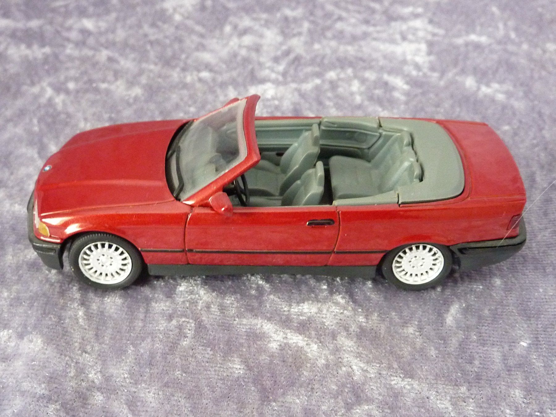 BMW Modellini d'auto: BME 3er Cabrio E36  1:43 – Usato da Dürrenäsch venduto da modellautos4you 4