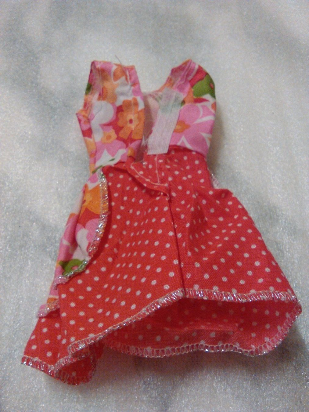 Jouets: BARBIE PARTY KLEID – Neuf (Voir description) à Basel par bijoutrie_4 4
