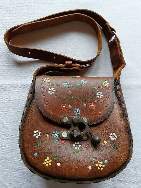 Taschen für Damen: Alte Lederhandtasche – Gebraucht aus Seuzach von Heinz7947