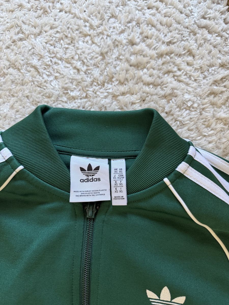 Adidas Kleiderpakete: Ensemble Adidas vert taille XS/S – Neu (gemäss Beschreibung) aus Genève von car_cq69 2