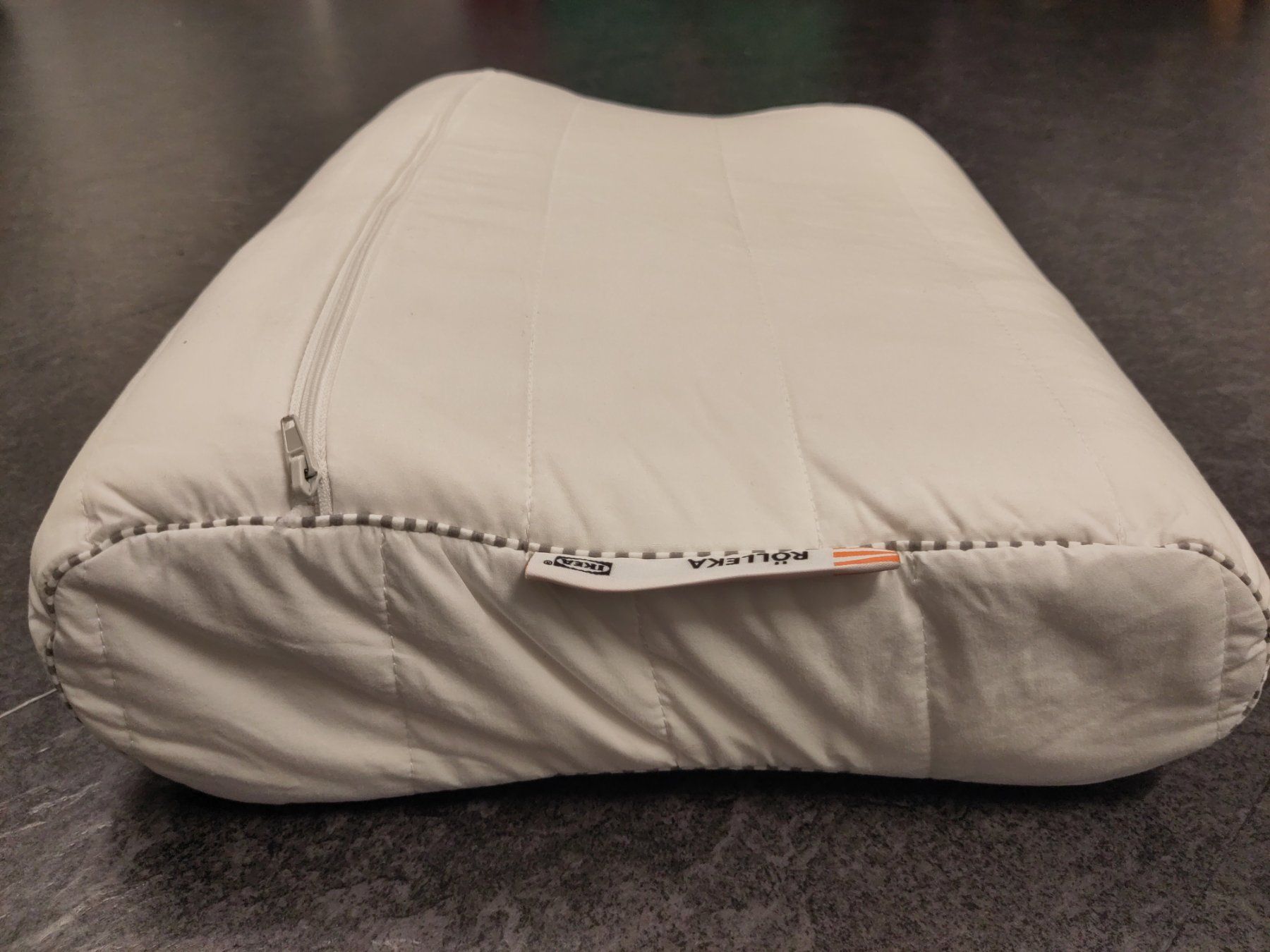 Ikea Kissen: IKEA RÖLLEKA Kopfkissen Memory Foam 33x50 cm – Gebraucht aus Horgen von rdegroot
