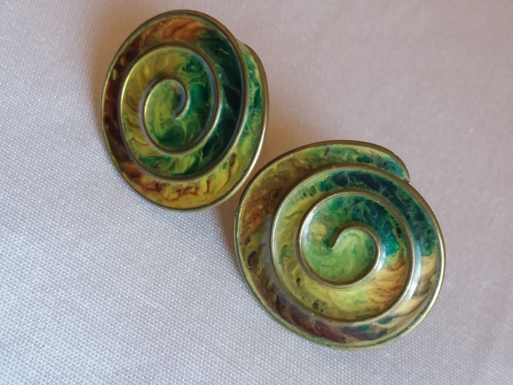 Orecchini pendenti & Orecchini a lobo: Antike Spirale Ohrclips mit Messing Clips ca 1920 – Usato da Zürich venduto da Aleick 2