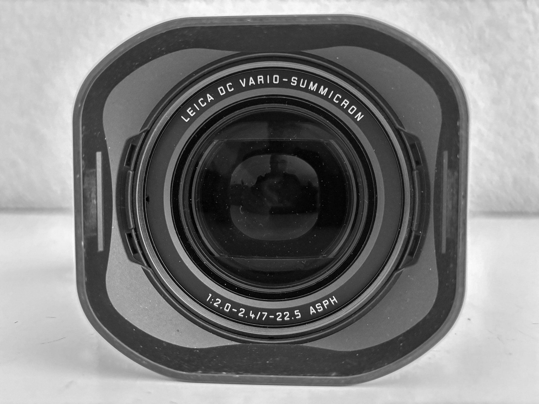 Leica Fotocamera: Leica Digilux 2 – Usato da Zürich venduto da J2O 4