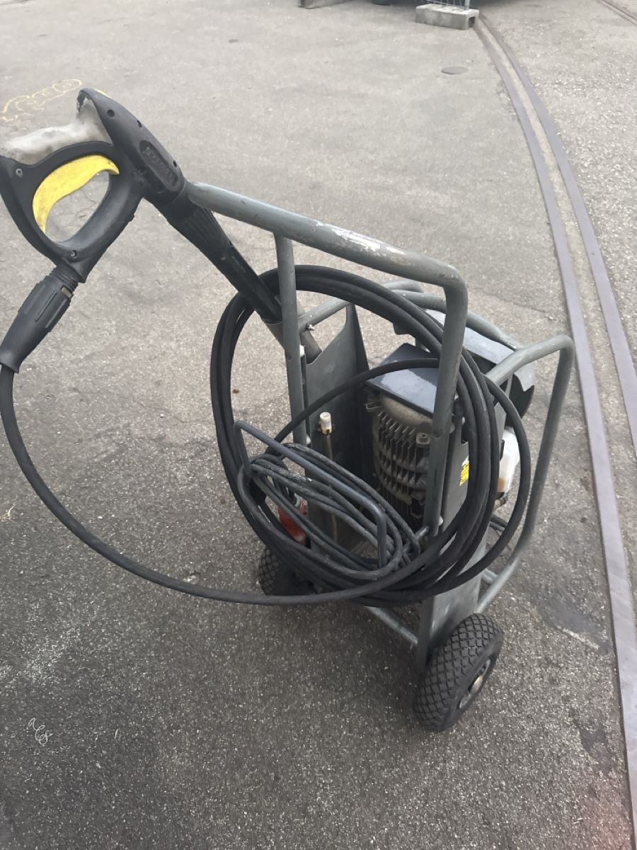 Kärcher Nettoyeurs à haute pression: Kärcher HD 10/25 4S – D'occasion à Zofingen par merc212 3