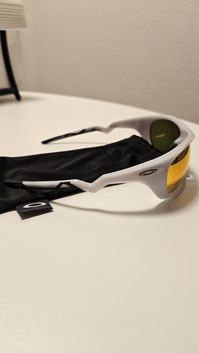 Oakley Brillen & Gläser: Oakley sunglasses  – Gebraucht aus Zürich von pet_5f6v 2