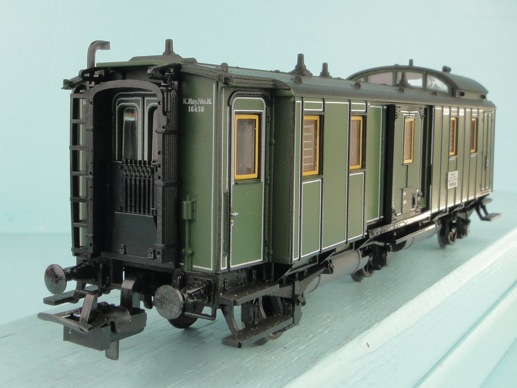 Trix Trains électriques: TRIX 3737 Oldtimer Gepäckwagen, NEU – D'occasion à Bülach par cann11 2