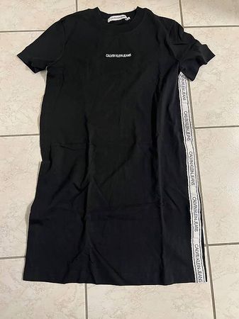 Lot 1 robe et 2 t-shirts CALVIN KLEIN pour femme taille XS-S