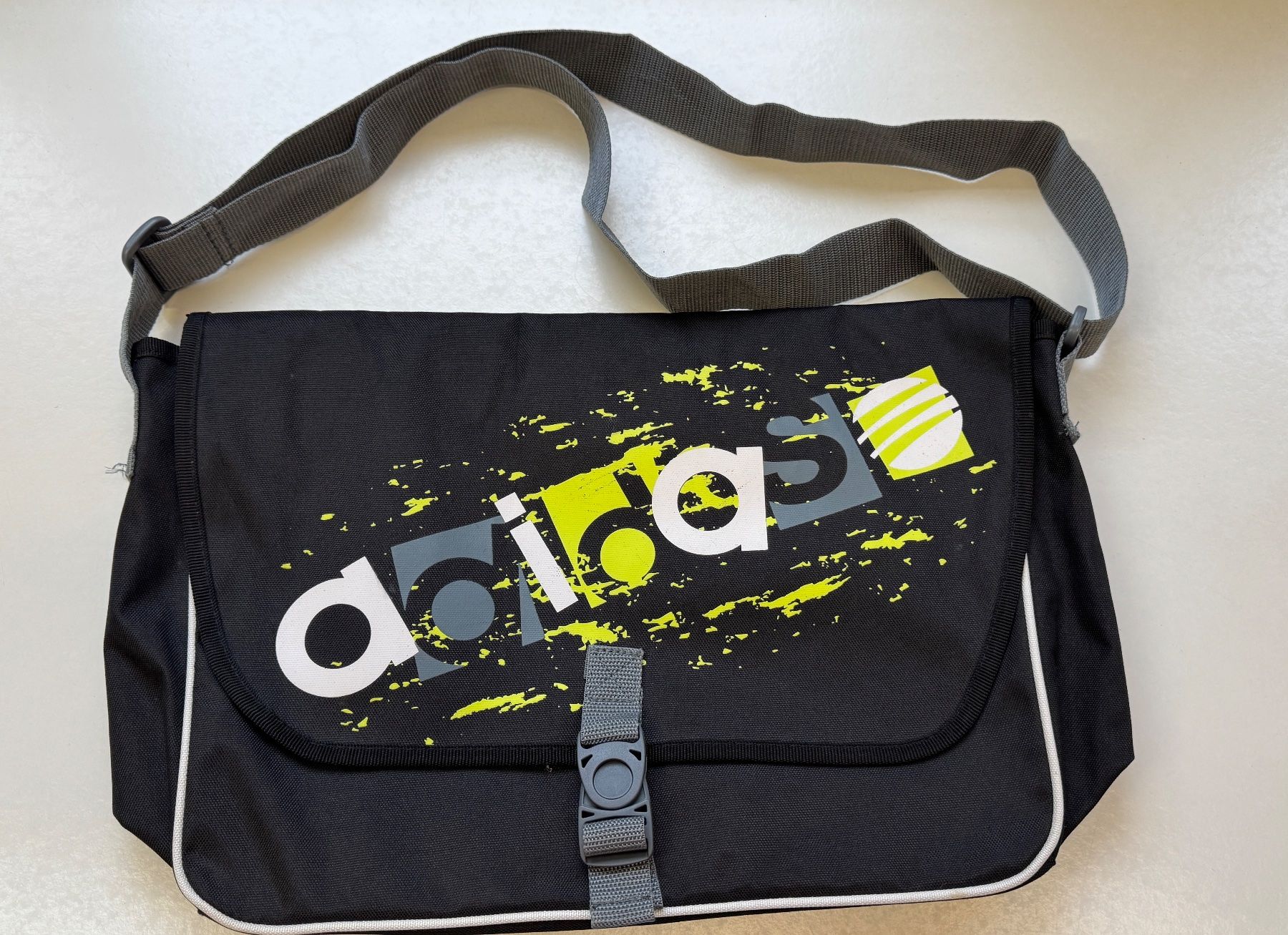 Adidas Borse: Adidas Umhängetasche,  - Neu – Nuovo e nell'imballaggio originale da Burgdorf venduto da ssv_9t9f