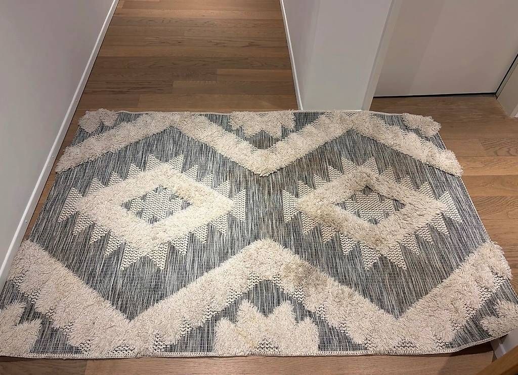 Tappeti: Teppich grau weiß mit Muster 1,90x1,35 – Usato da Rheinfelden venduto da lvo_qxh8